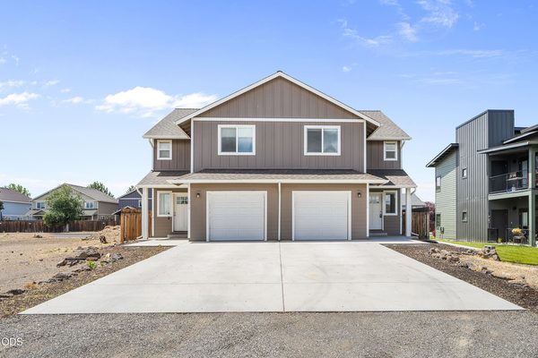1214 SW 27th Street, Redmond, OR 97756