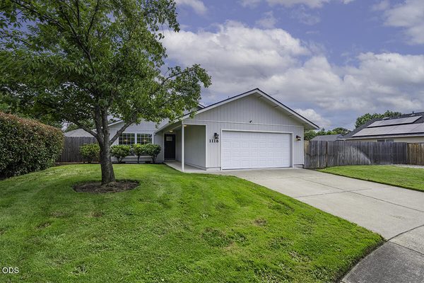 1118 Angela Court, Central Point, OR 97502