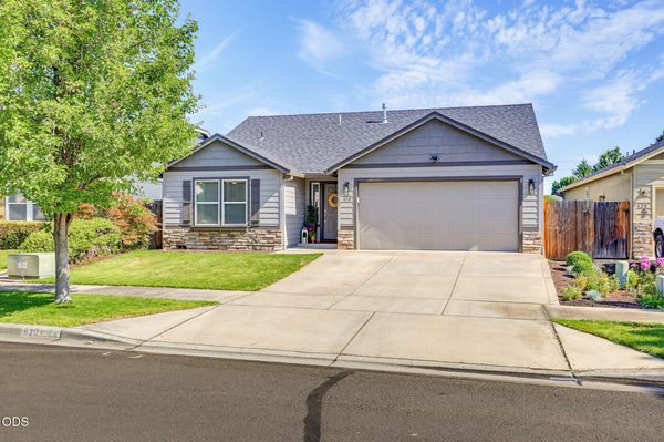 630 Woodlark Drive, Medford, OR 97501