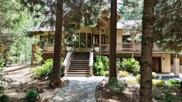 38 Meadow Lane, Shady Cove, OR 97539