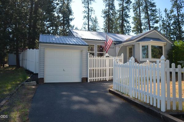 138025 Hillcrest Street, Gilchrist, OR 97737
