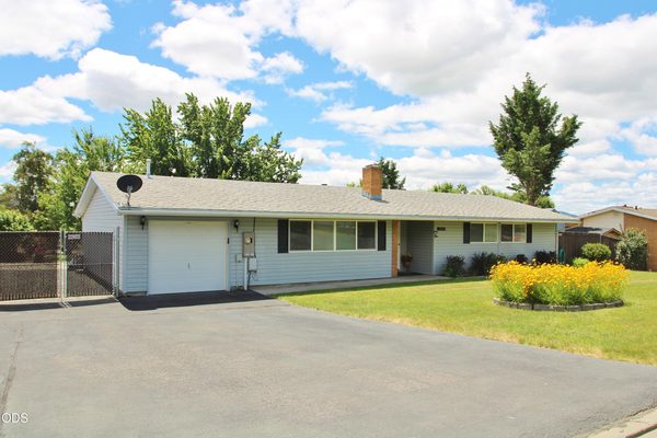 10016 McGuire Avenue, Klamath Falls, OR 97603