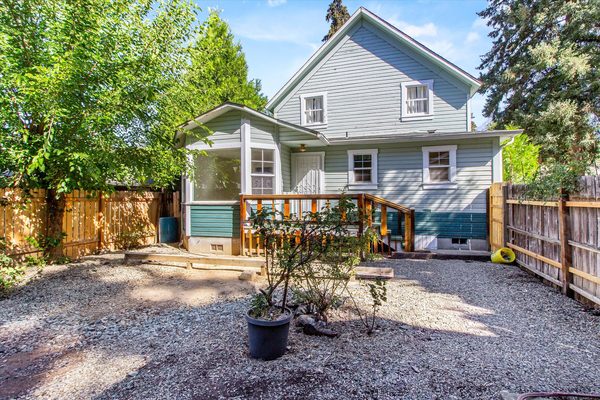 238 Gilbert Avenue, Glendale, OR 97442