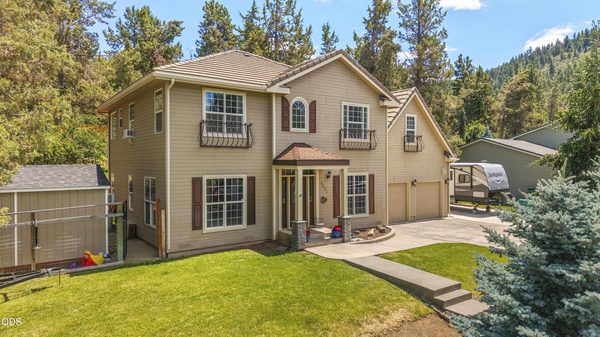 1231 Wild Plum Drive, Klamath Falls, OR 97601