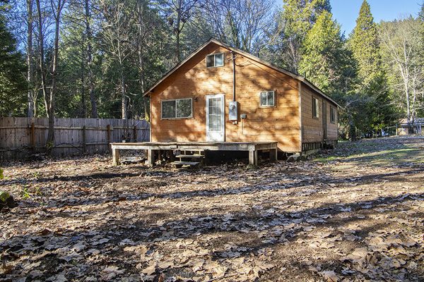 357 Main Street, Wolf Creek, OR 97497