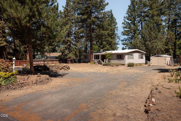 61111 Chuckanut Drive, Bend, OR 97702