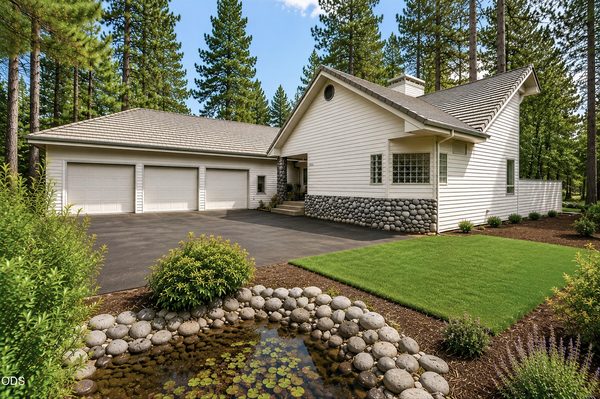 60726 Golf Village Loop, Bend, OR 97702