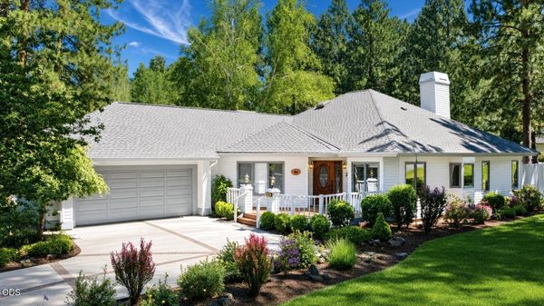 60716 Willow Creek Loop, Bend, OR 97702