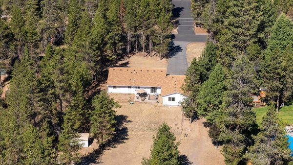 52466 Lost Ponderosa Road, La Pine, OR 97739