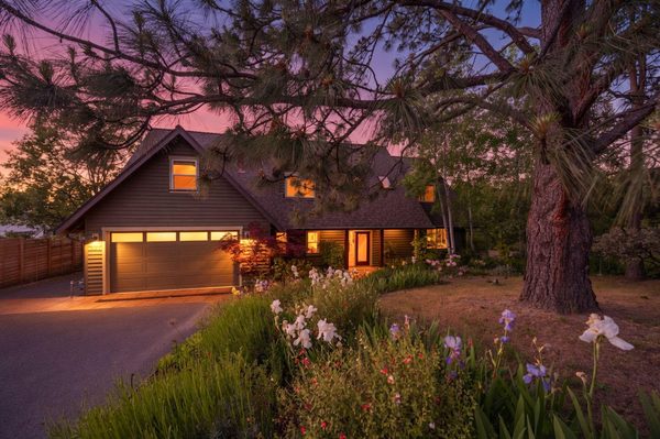 523 Strawberry Lane, Ashland, OR 97520