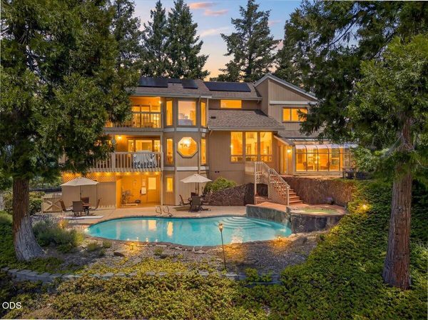 229 Mariposa Terrace, Medford, OR 97504