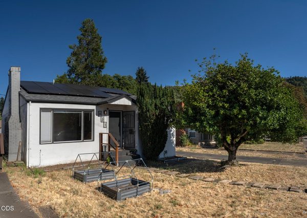 631 W Union Street, Roseburg, OR 97471
