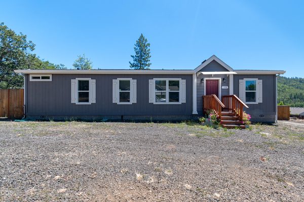 158 Train Lane, Shady Cove, OR 97539